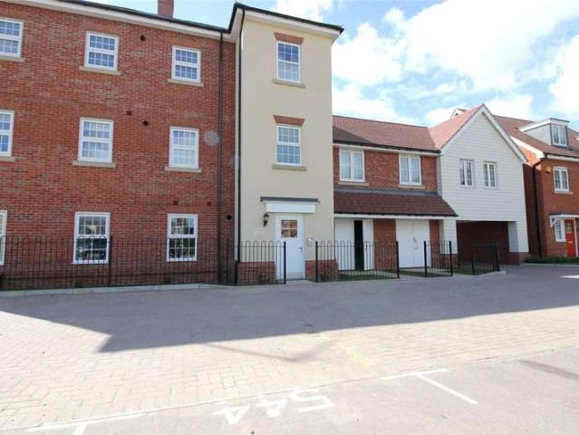 Flat for sale in Woodley