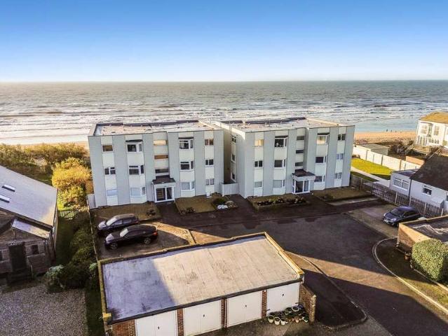 Flat for sale in Littlecote, West Sussex