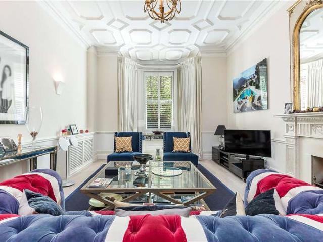 Flat for sale in Chelsea, Greater London