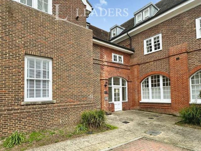 Flat for sale in Spring Vale, Hampshire