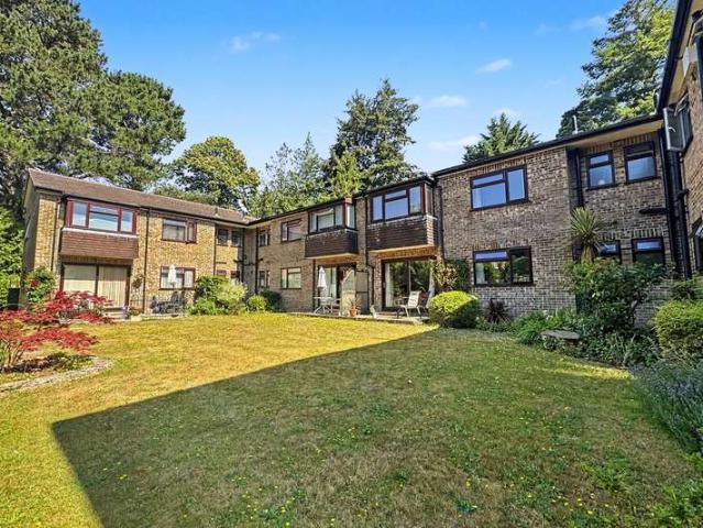 Flat for sale in Tricketts Cross, Ferndown