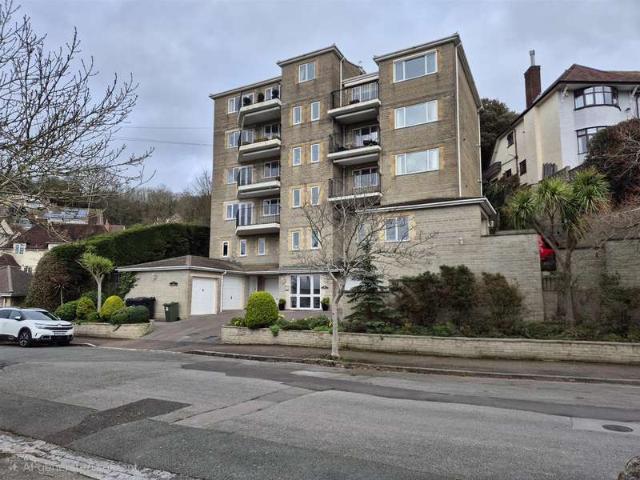 Flat for sale in Cliftonville, Weston-super-Mare