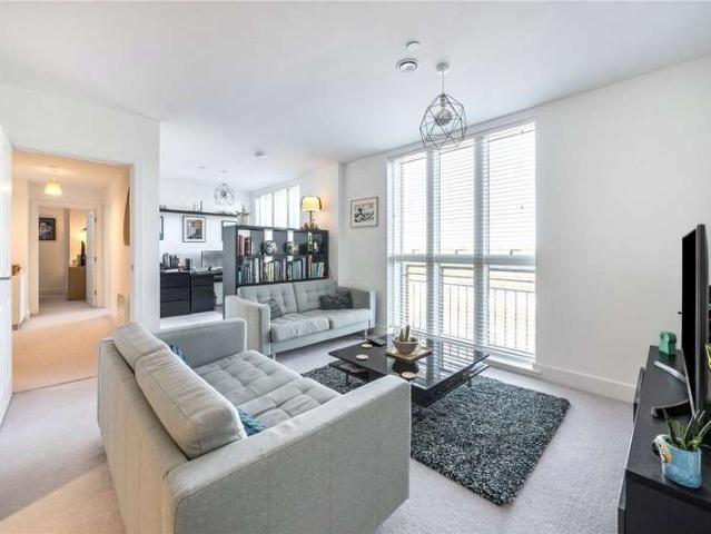 Flat for sale in Hampshire