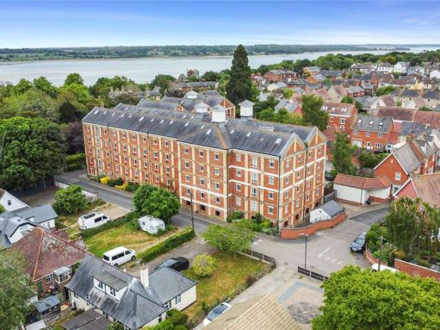 Flat for sale in Mistley, Dale Hill