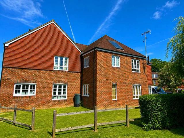Flat for sale in Wheelerstreet, Fole