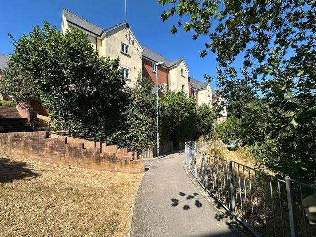 Flat for sale in Frome