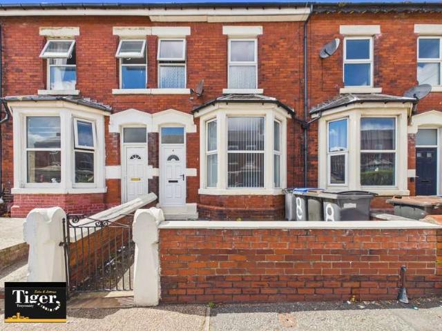 Flat for sale in Queenstown, Blackpool