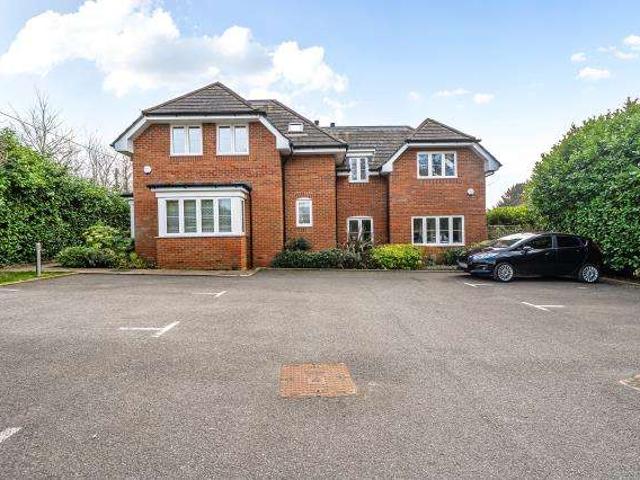 Flat for sale in Chesham, Asheridge
