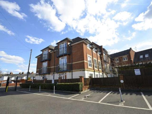 Flat for rent in Egham, Runnymede