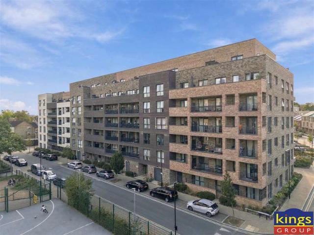 Flat for sale in Upper Walthamstow, Greater London