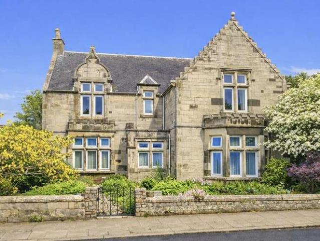 Flat for sale in West Kilbride, Scotland