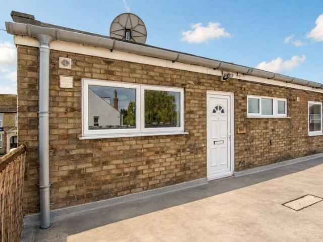 Flat for rent in Bedford
