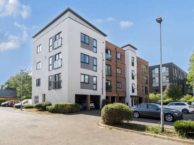 Flat for sale in Reading