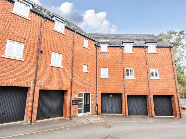Flat for sale in Dursley, School House