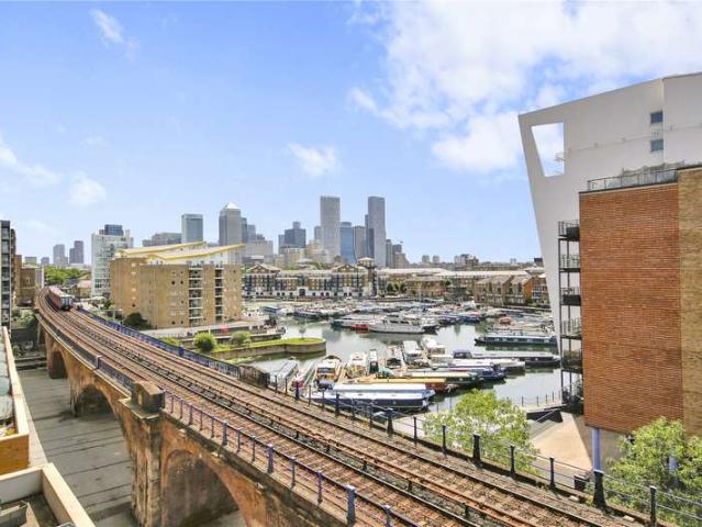 Flat for sale in Ratcliffe, Limehouse