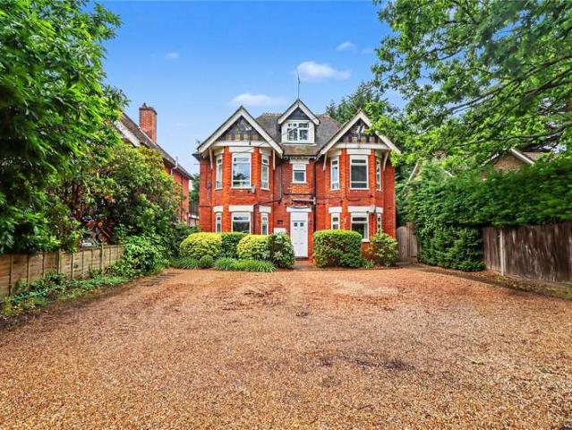 Flat for sale in Sheerwater, Woking