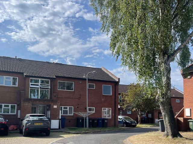 Flat for sale in Selby