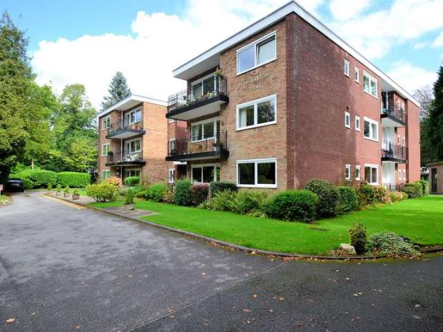 Flat for sale in Bramhall, Greater Manchester