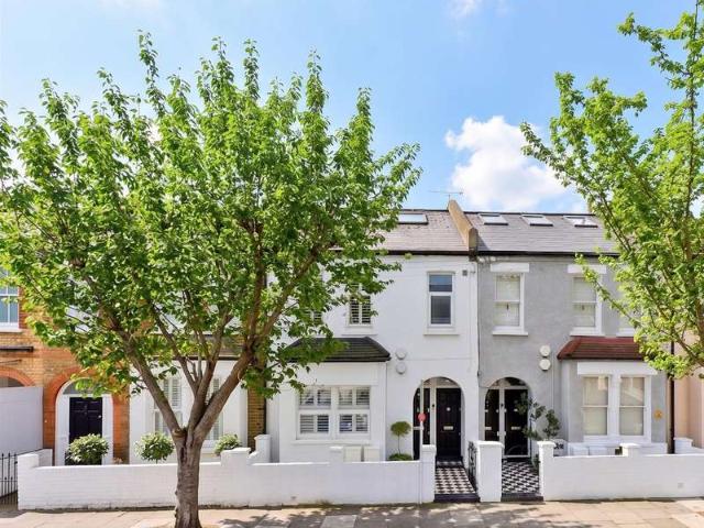 Flat for sale in Fulham, Sands End