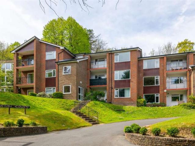 Flat for sale in Caterham Valley, Hillview