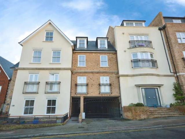 Flat for sale in Upton, Acol