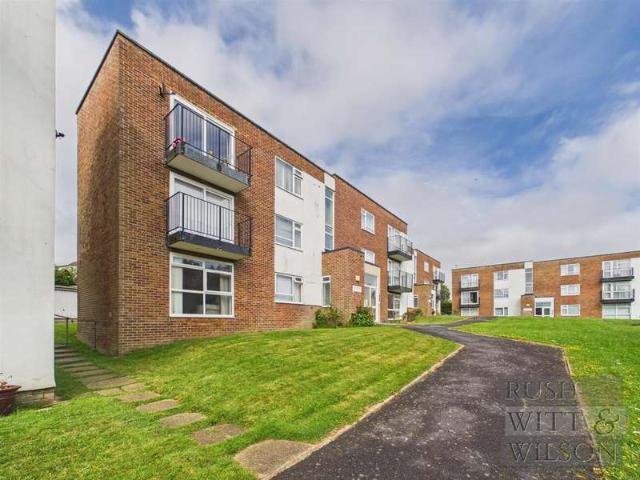 Flat for sale in West Marina, Guestling Green