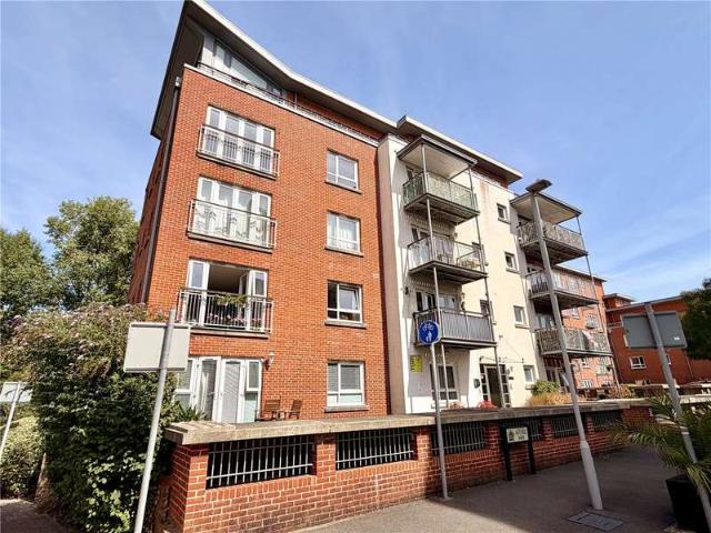 Flat for sale in Longfleet, Poole