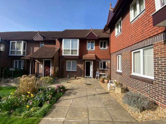 Flat for sale in Helford, Hampshire
