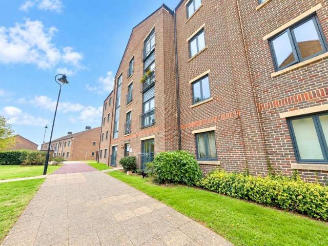 Flat for sale in Priddy's Hard, Gosport