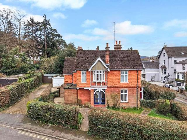 Flat for sale in Tower Hill, Pachesham Park