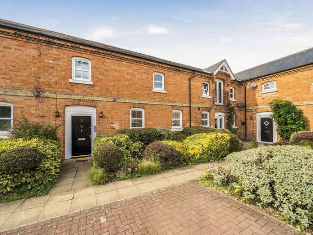 Flat for sale in Oakham, Rutland