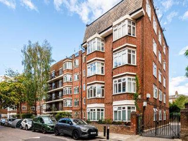 Flat for sale in London Borough of Hackney, Greater London