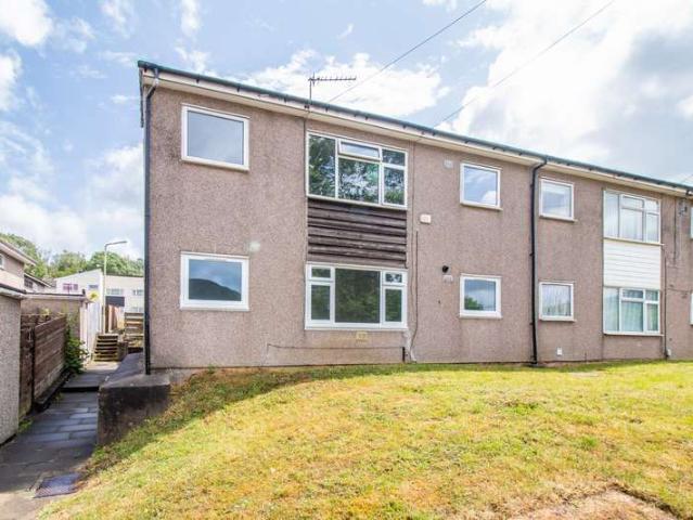 Flat for rent in Taffs Well, Wales