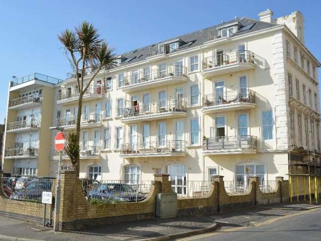 Flat for sale in West Marina, Guestling Green