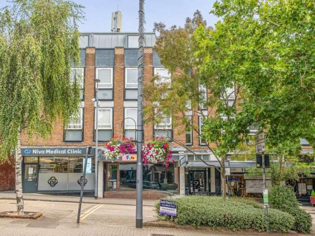 Flat for sale in Little Stanmore, Greater London