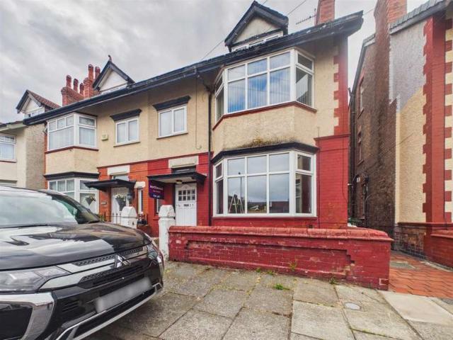 Flat for sale in Liscard