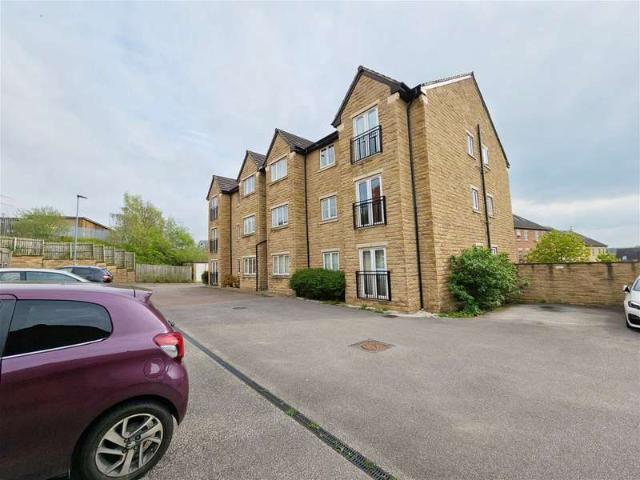 Flat for sale in West Yorkshire