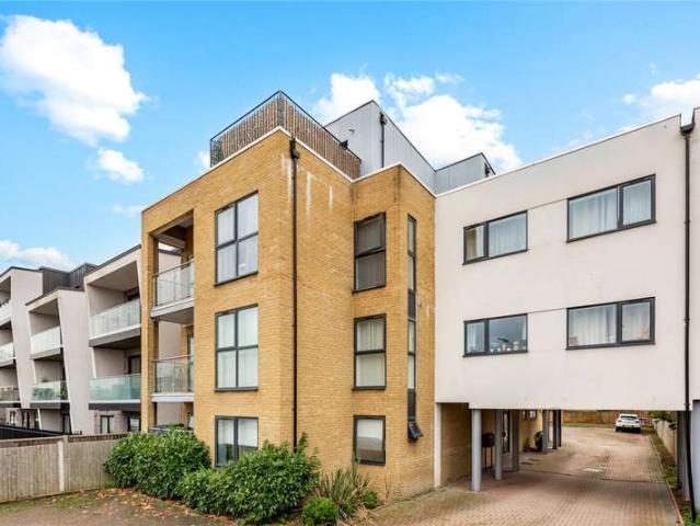 Flat for sale in Ardleigh Green, Greater London