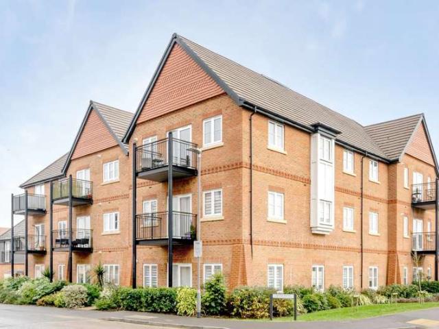 Flat for sale in Daws Hill, Cressex