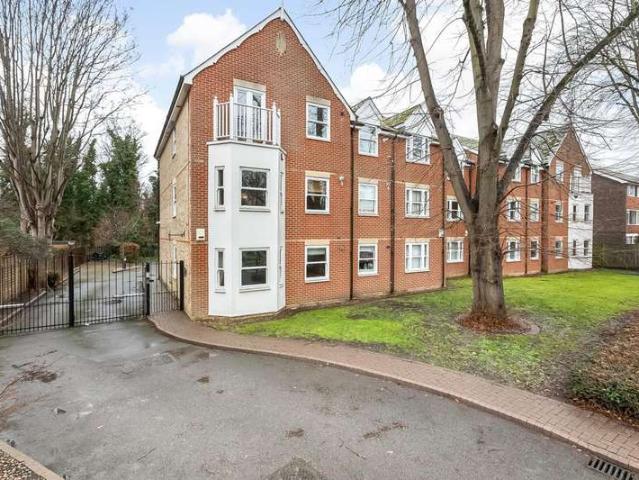 Flat for sale in Dulwich, Greater London