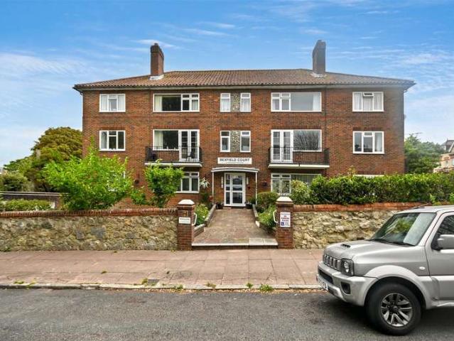 Flat for sale in Eastbourne, East Sussex