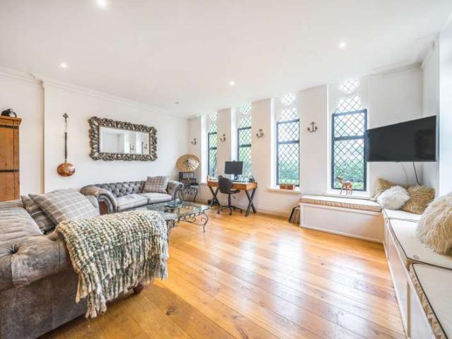 Flat for sale in Windsor, Clewer New Town