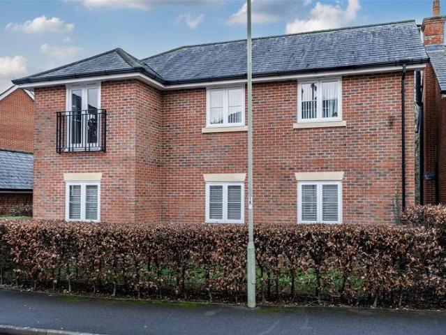 Flat for sale in Hampshire