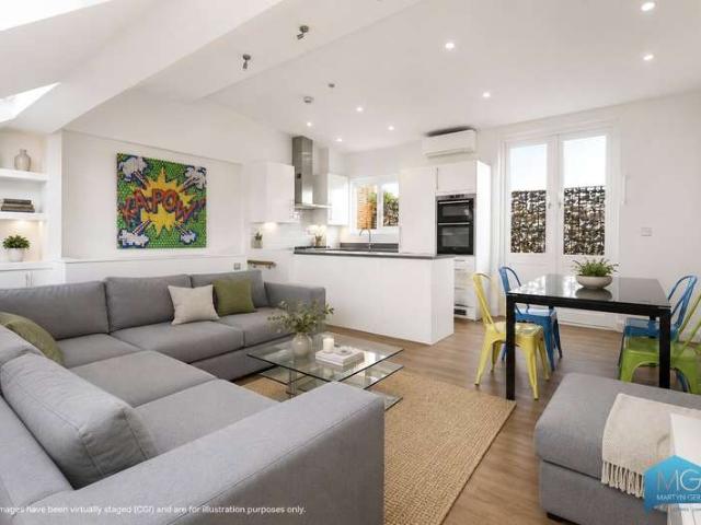Flat for sale in South Hampstead, Greater London