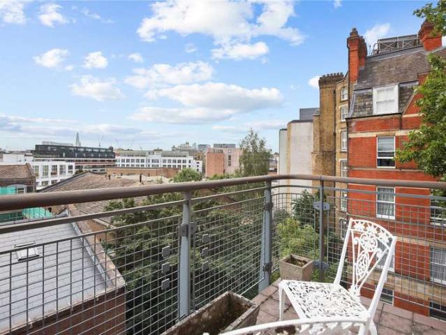 Flat for sale in Clerkenwell, Greater London