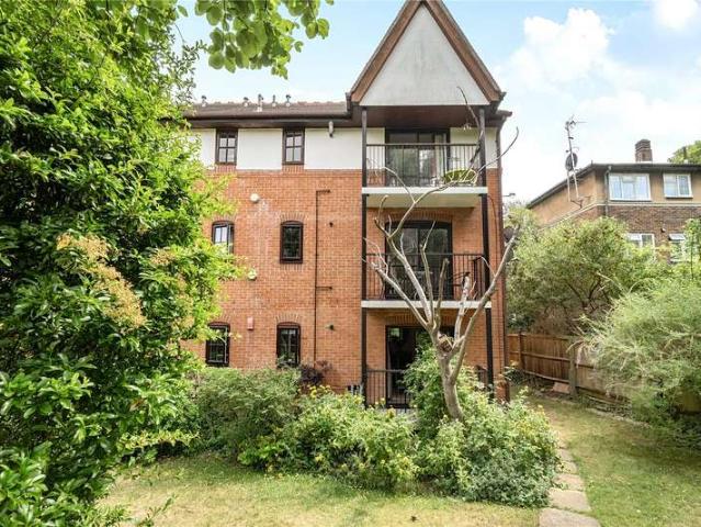 Flat for sale in Crouch End, Greater London