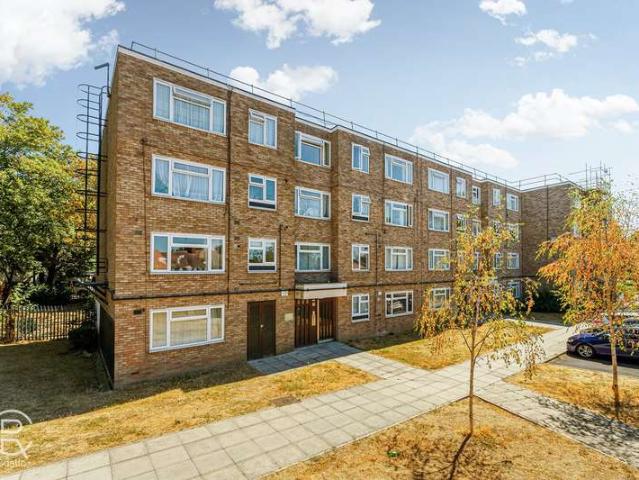 Flat for sale in London Borough of Ealing, Hanwell