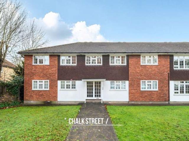 Flat for rent in Ardleigh Green, Greater London