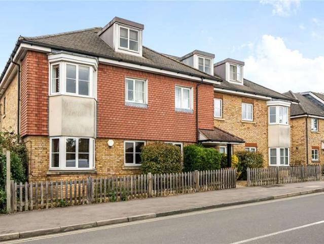 Flat for sale in Ewell, Surrey