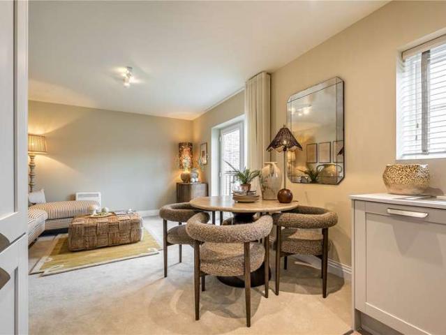 Flat for sale in Bray Wick, Maidenhead